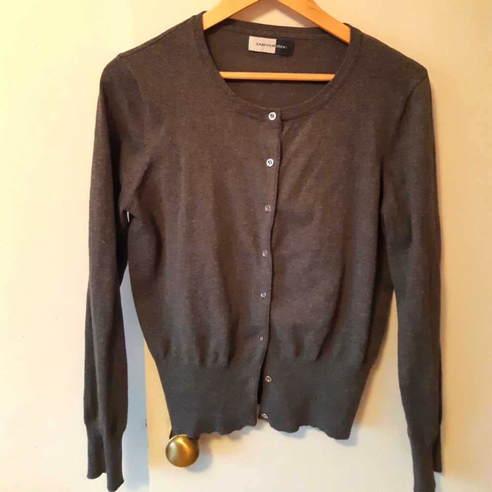 90s Grey cardigan M/L (2 for $10)